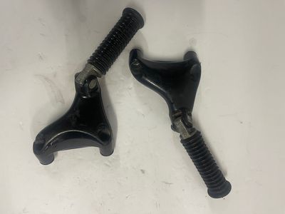 Passenger Foot Pegs and Brackets--2006 Harley Davidson Sportster XL1200C
