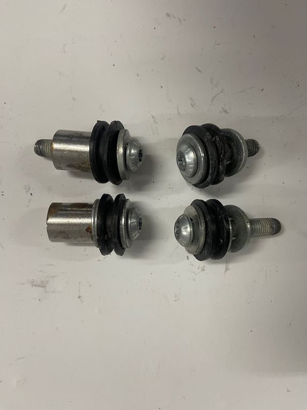 Windshield Mounting Bolts--2016 Harley-Davidson Heritage Softail Classic FLSTC