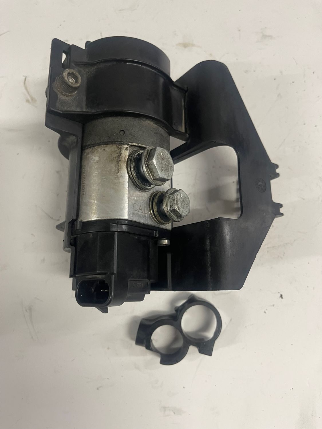 Rear ABS Hydraulic Pump Module 41100038/18116014--2016 Harley-Davidson Heritage Softail Classic FLSTC