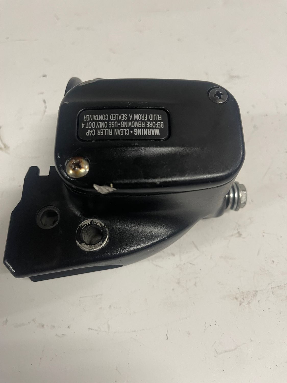 Front Brake Master Cylinder 41700233--2016 Harley-Davidson Heritage Softail Classic FLSTC