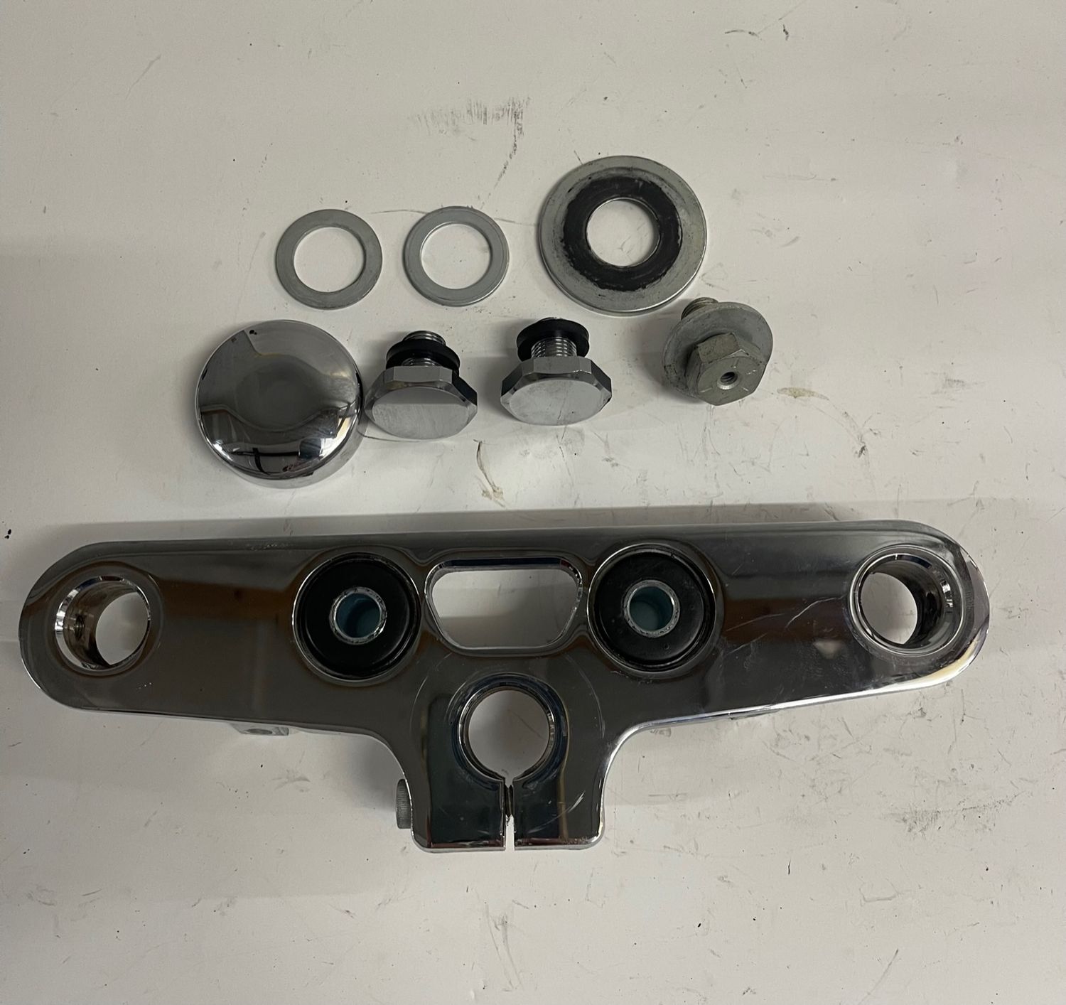 Upper Fork Bracket Triple Tree Clamp 45456-86--2016 Harley-Davidson Heritage Softail Classic FLSTC