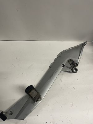 Right Foot Peg Mount Plate Bracket 46717675290-02 -2011 BMW R1200 RT Right Foot Peg Mount Plate Bracket 46717675290-02 -2011 BMW R1200 RT