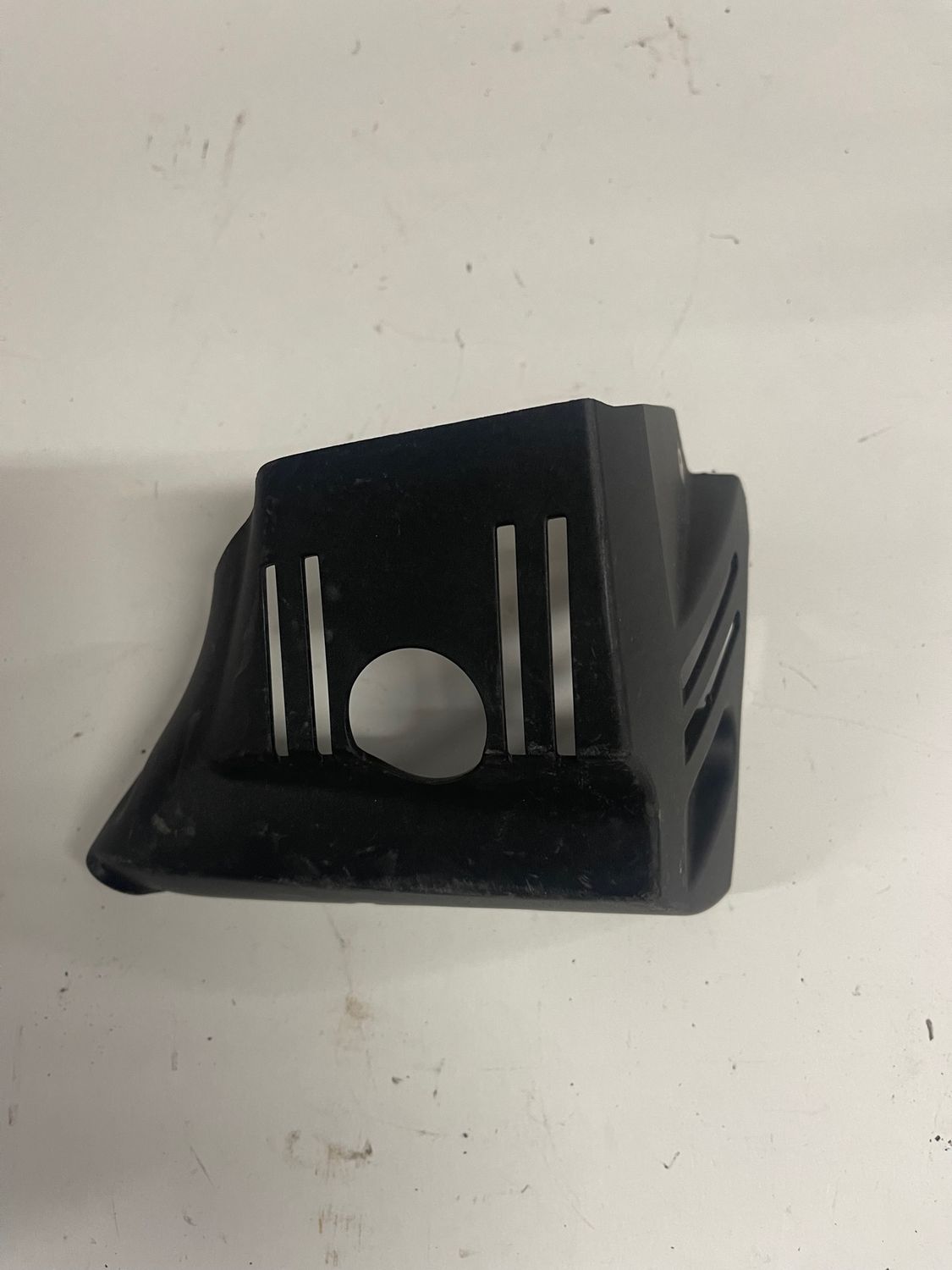 Lower Right Side Cylinder Head Cover 7653138 --2011 BMW R1200 RT
