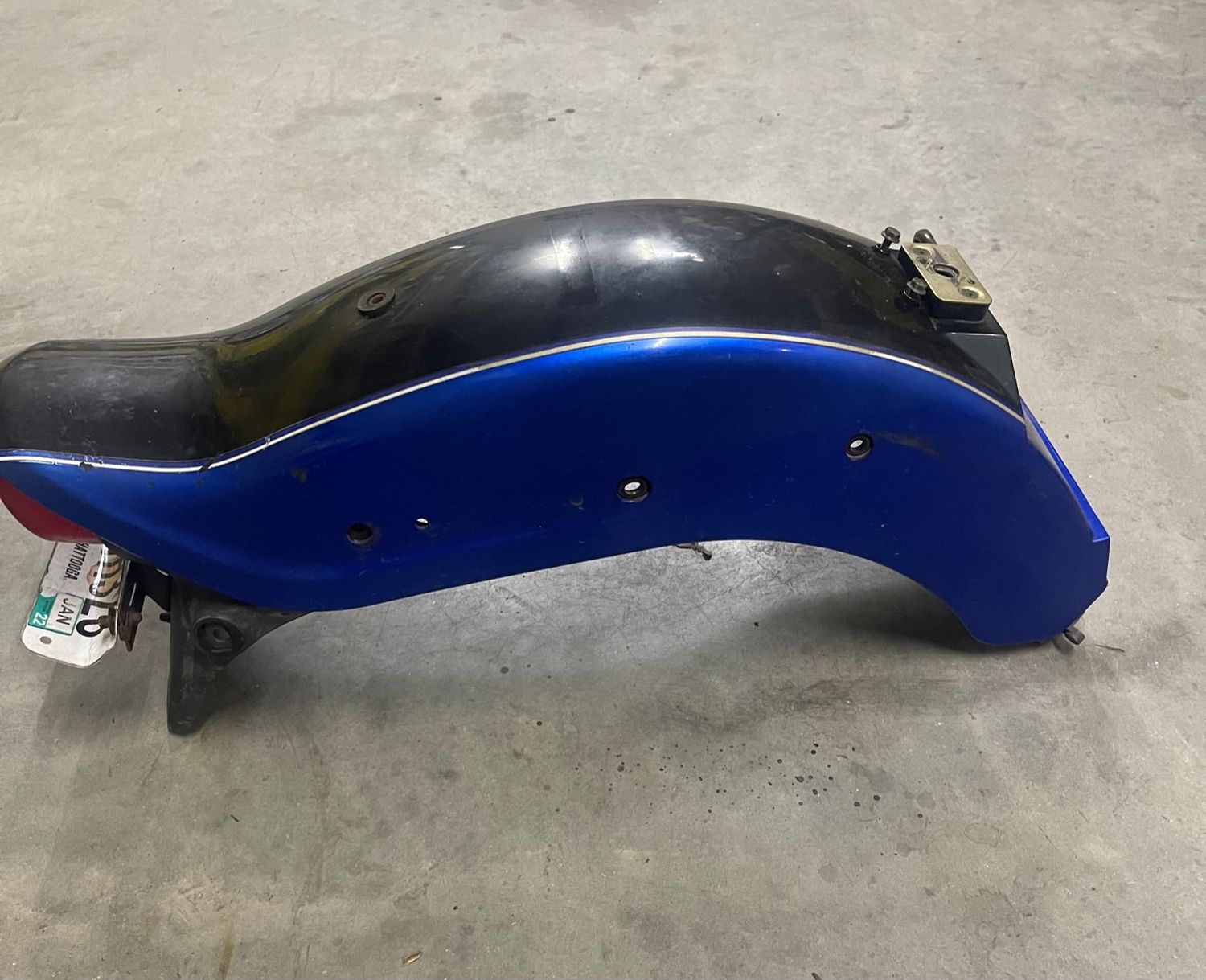 Rear Fender--2000 Suzuki VZ800 Marauder