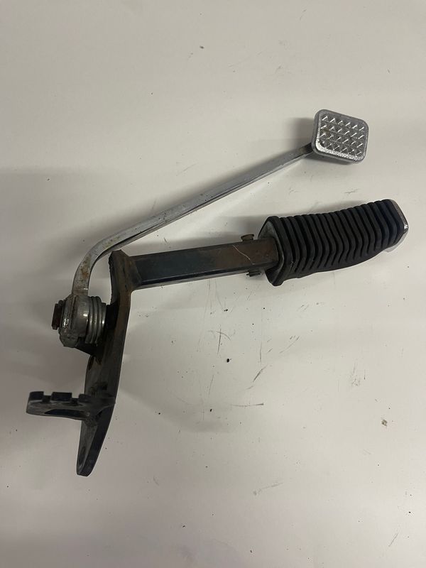 Right Foot Peg and Brake Pedal Assembly--2000 Suzuki VZ800 Marauder