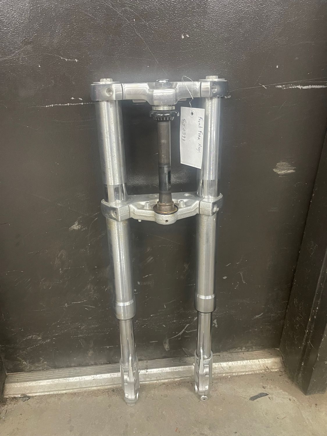 Front Forks Triple Tree--2000 Suzuki VZ800 Marauder