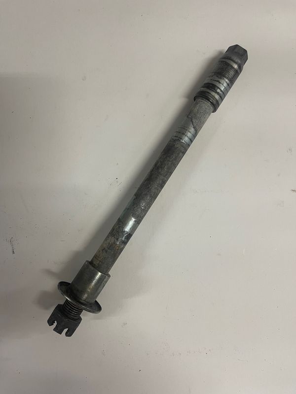 Front Axle Bolt--2000 Suzuki VZ800 Marauder