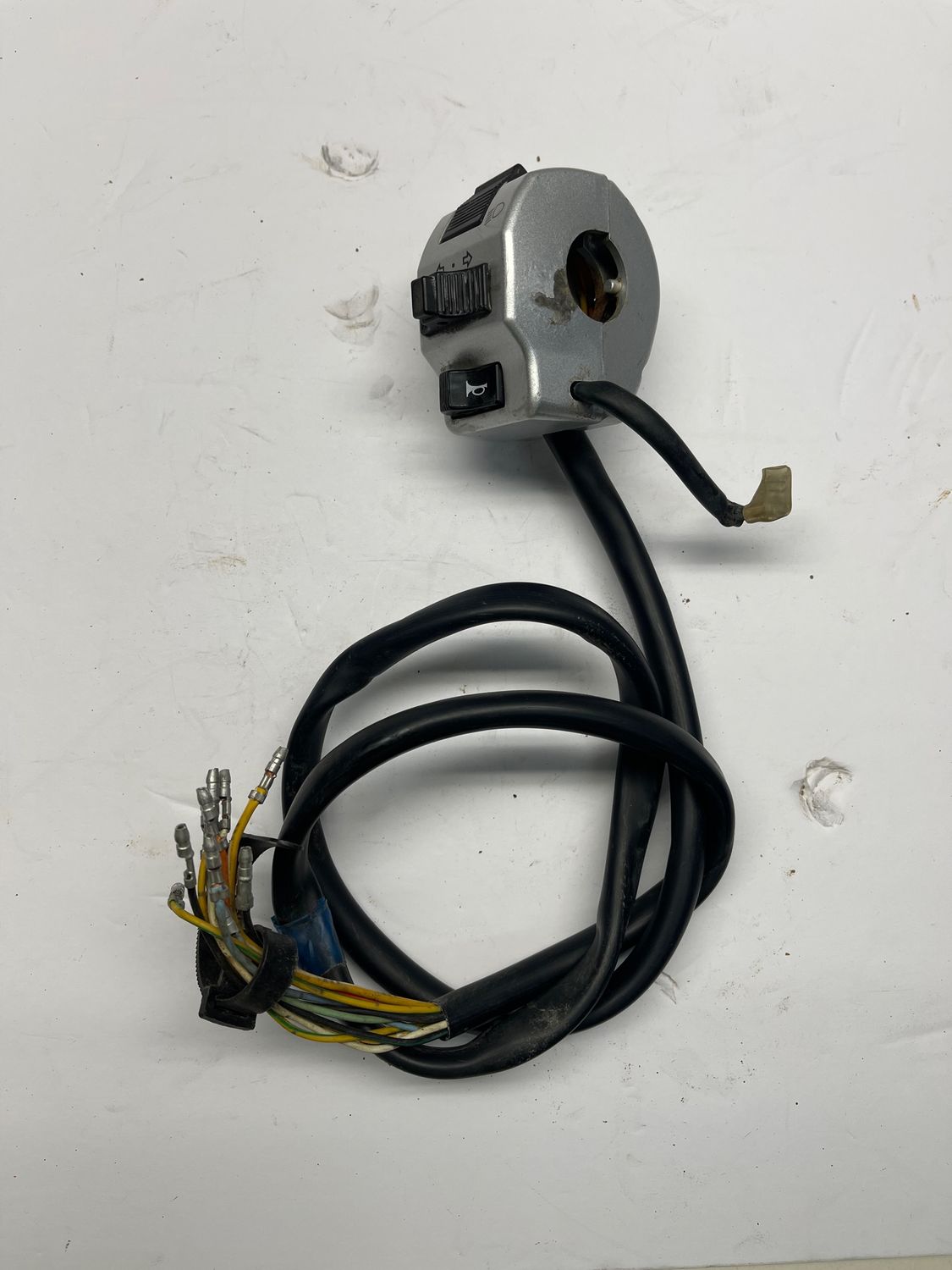Left Handlebar Control 37400-38AG0-2005 Suzuki Intruder VS800