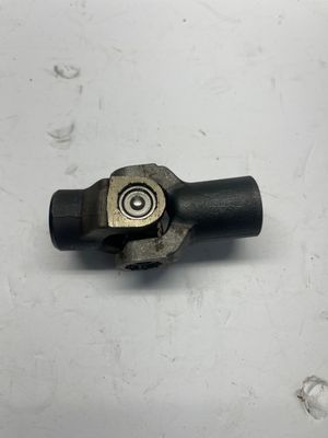 Universal Joint Yoke 27100-38A50-2005 Suzuki Intruder VS800
