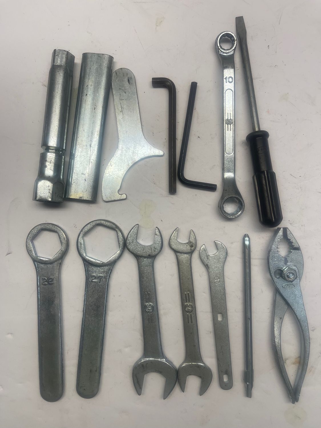 Tool Kit 89101-MNO-000--1987 Honda Magna VF700C