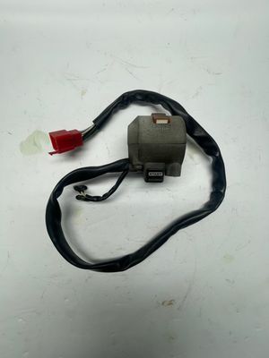 Right Handlebar Control Switch 35130-MNO-000--1987 Honda Magna VF700C