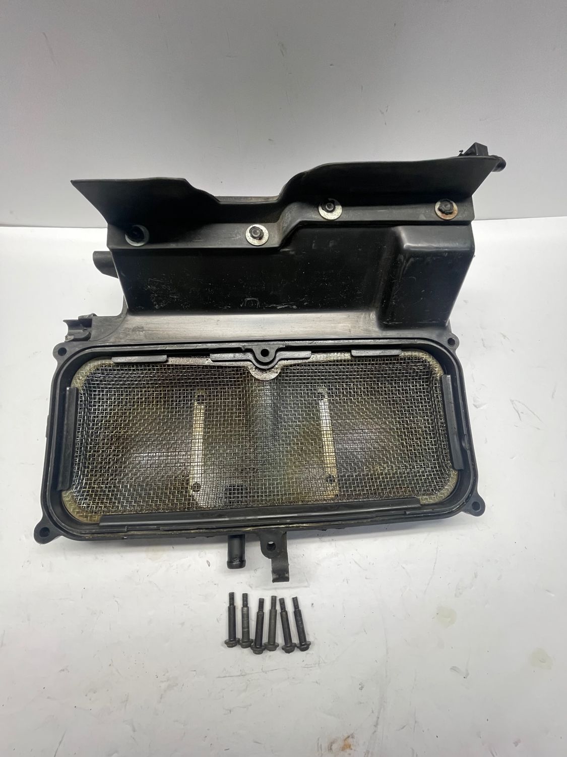 Air Cleaner Filter Housing 17230-MNO-000--1987 Honda Magna VF700C