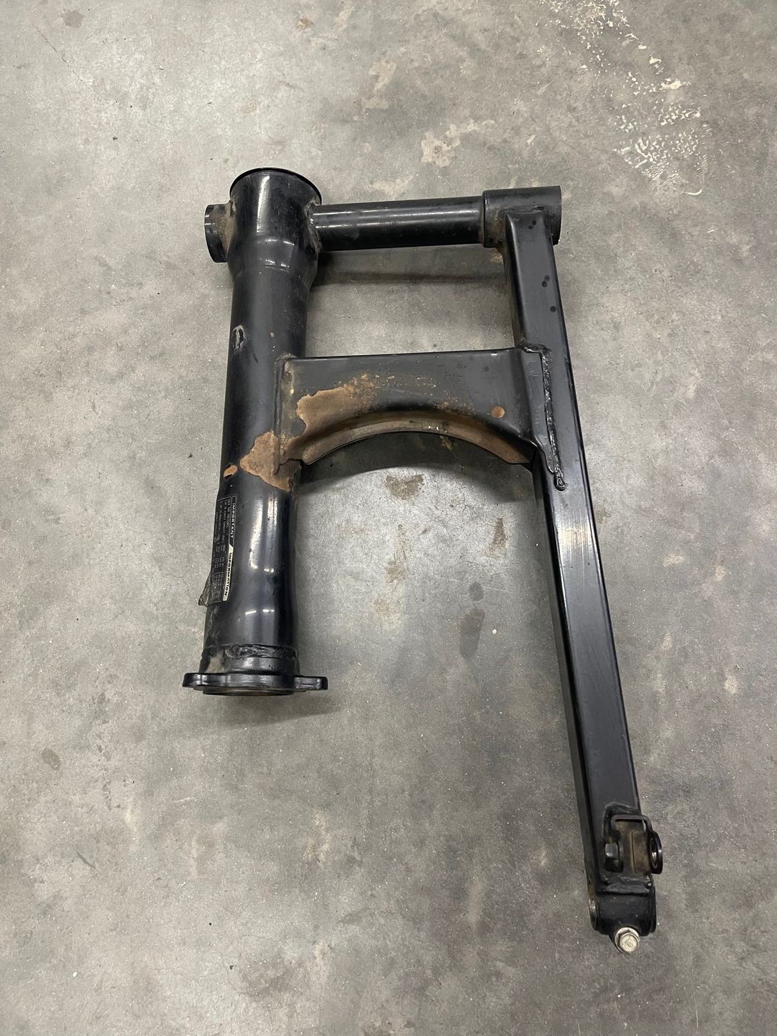 Swingarm 52100-MNO-000--1987 Honda Magna VF700C