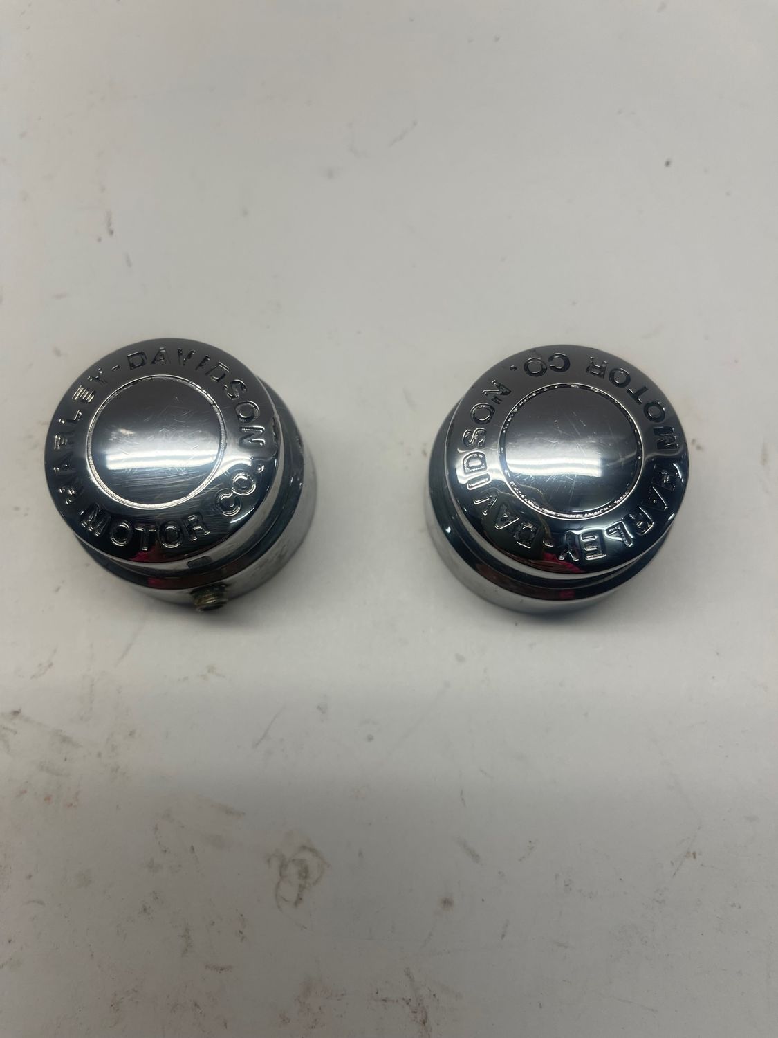 Front Axle Bolt Covers--2006 Harley-Davidson Road King