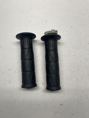 Grips-Pair 46019-1095/46075-1144--2001 Kawasaki ZX1100 D