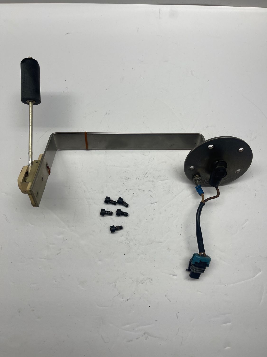 Sending Unit Fuel Level Sensor 4010277--2000 Victory V92C