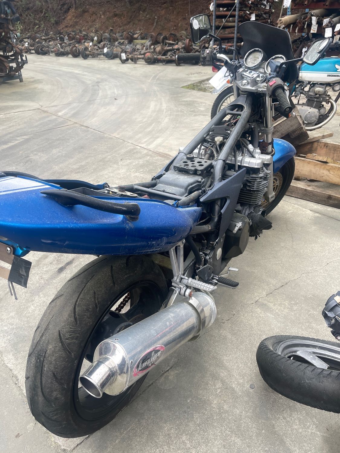 1999 Kawasaki ZR750 F- Parting Out