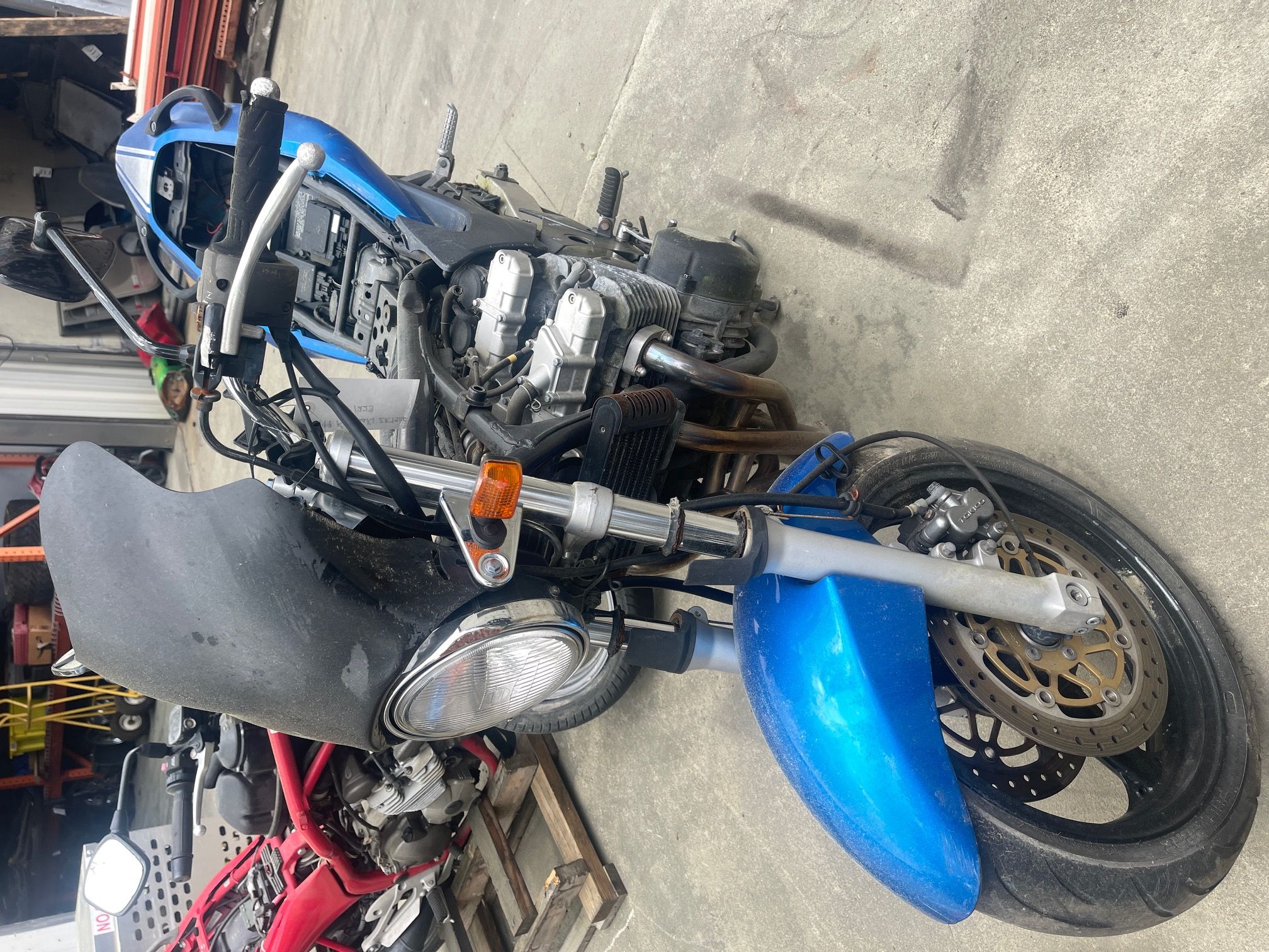1999 Kawasaki ZR750 F- Parting Out