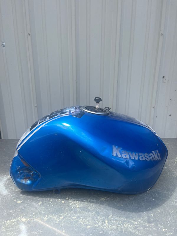 Fuel Tank  51081-5141--1999 Kawasaki ZR750 F