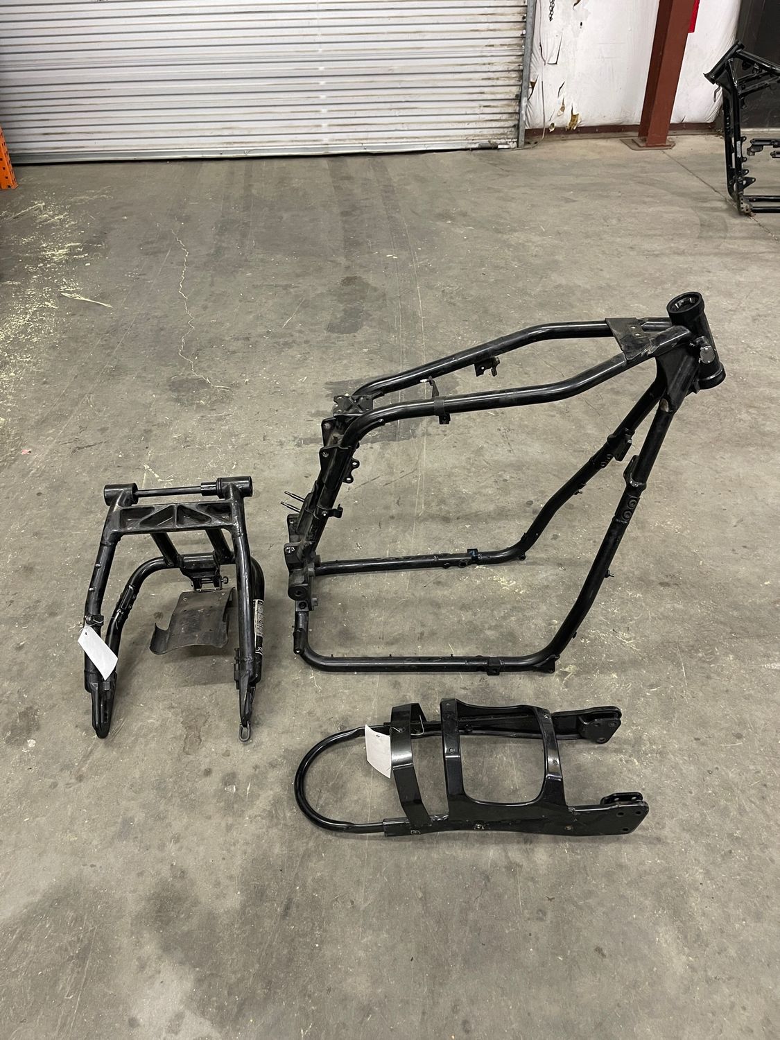 Main Frame-Sub Frame-Swingarm with Title--2000 Victory V92C