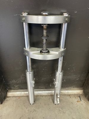 Front End-Forks & Triple Tree---2000 Victory V92C