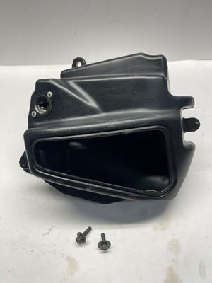 Tool Box Compartment-2005 Yamaha V-Star 650