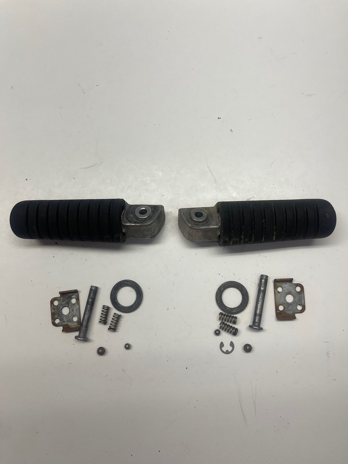 Passenger Foot Pegs Left & Right--2011 Kawasaki Ninja EX650C/ 650R