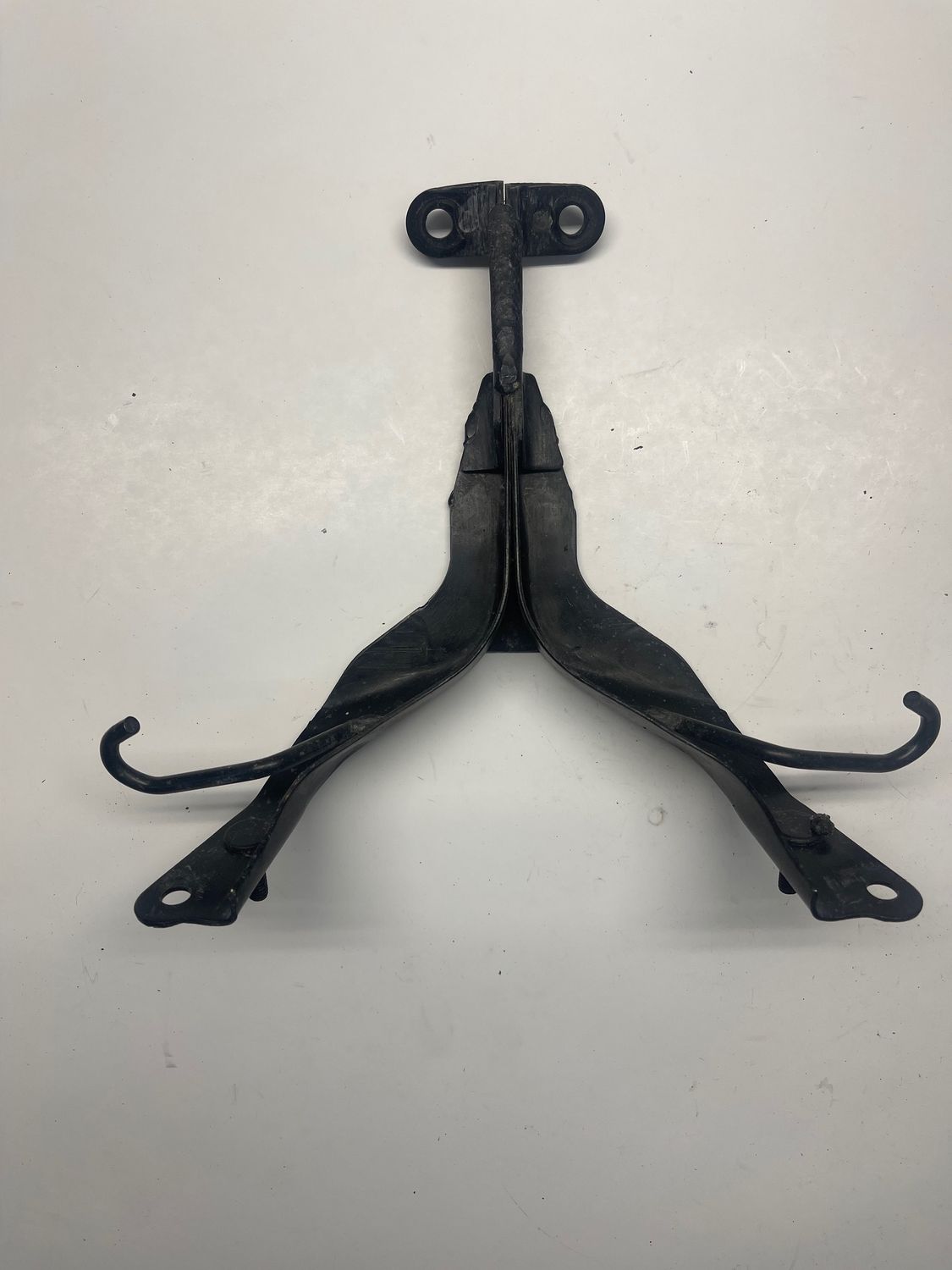 Rear Fender Flap Mount Bracket 11055-0587--2011 Kawasaki Ninja EX650C/ 650R