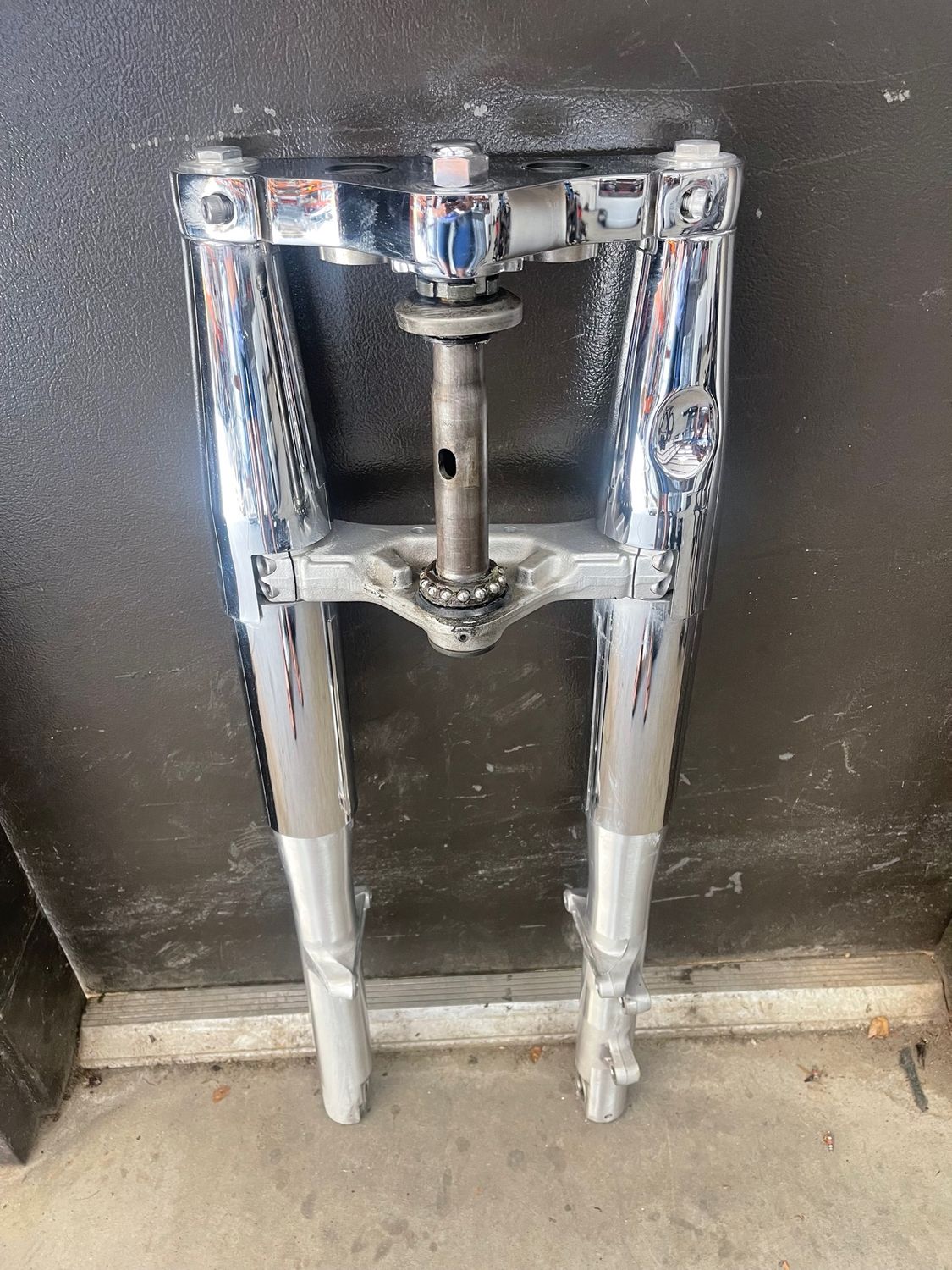Front End Suspension Forks & Triple Tree--2005 Yamaha V-Star 650
