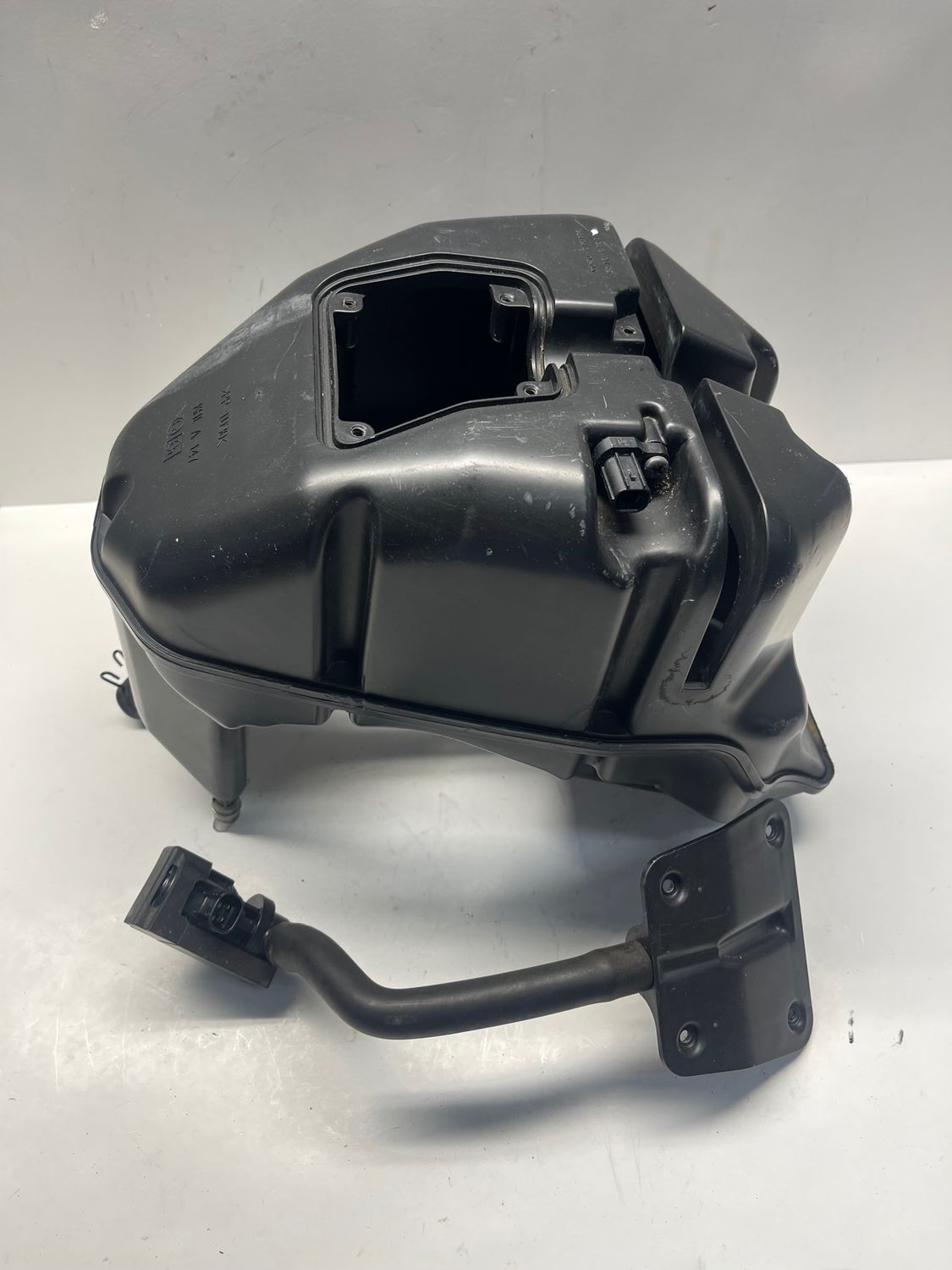 Air Cleaner Intake Box Assembly 11010-0156--2011 Kawasaki Ninja EX650C/ 650R