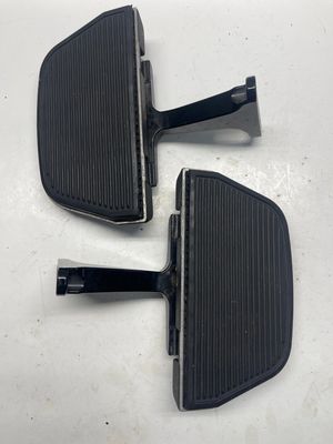Passenger Floorboards Foot Rests--2016 Harley-Davidson Street Glide
