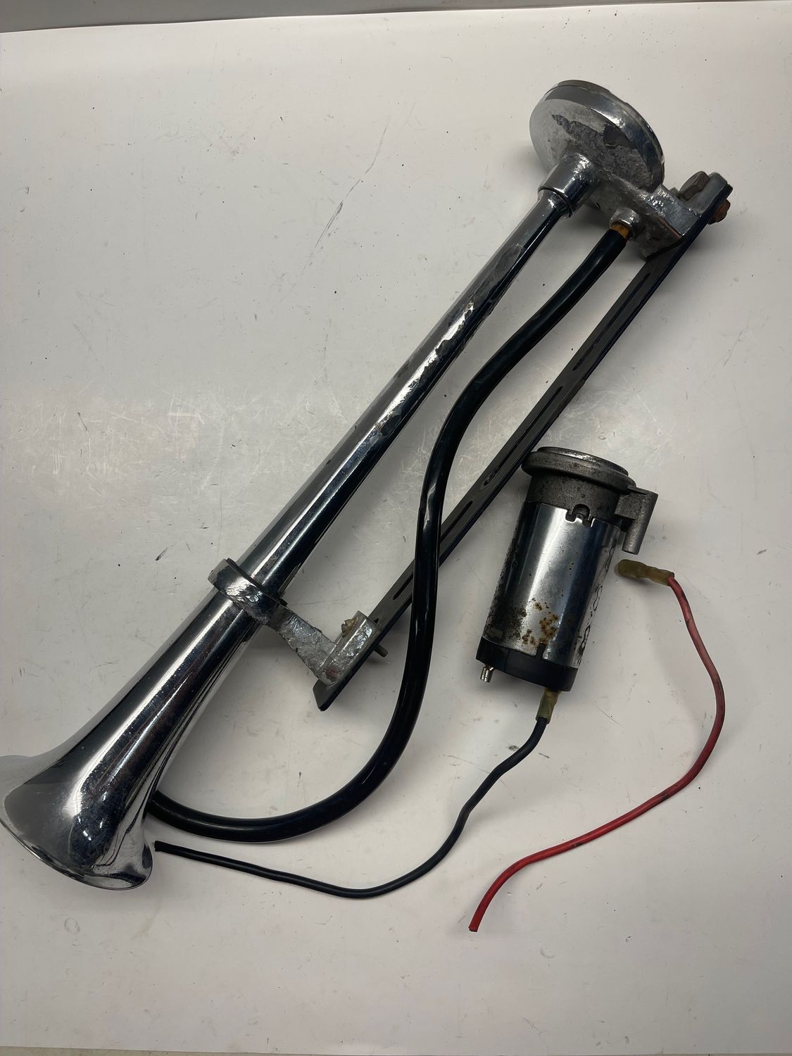 Air Horn Assembly--2009 Harley-Davidson Ultra Classic Electra Glide