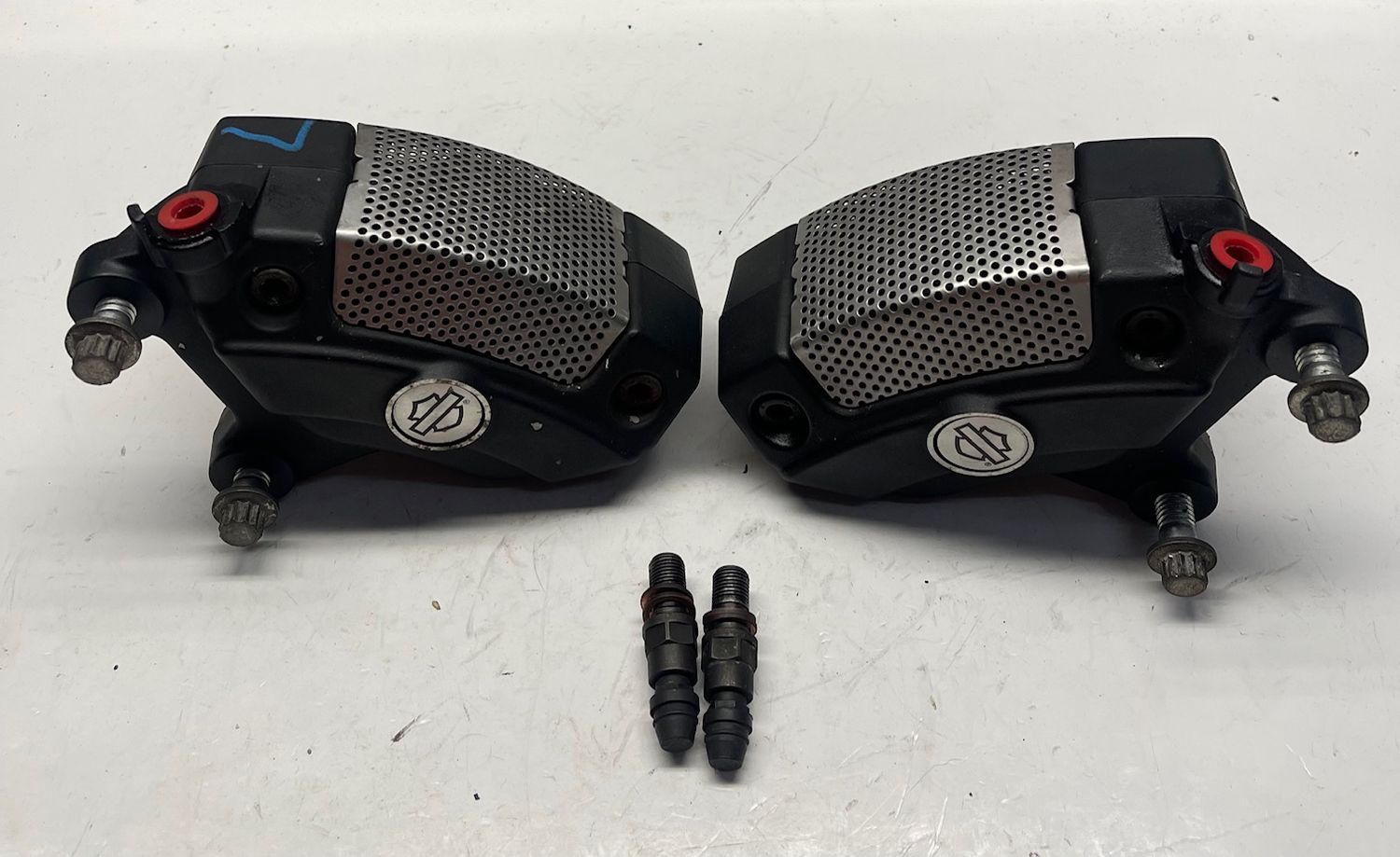 Front Brake Calipers Left/Right 43023-08, 43027-08--2009 Harley-Davidson Ultra Classic Electra Glide