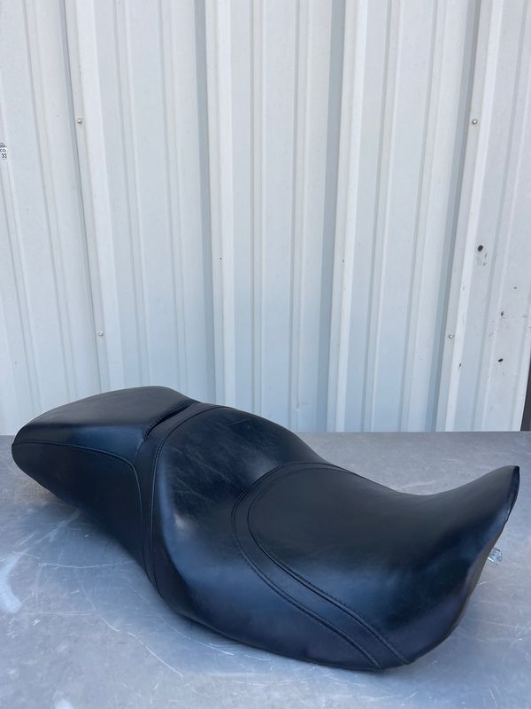 Driver/ Passenger Seat--2007 Harley-Davidson Road King FLHPI