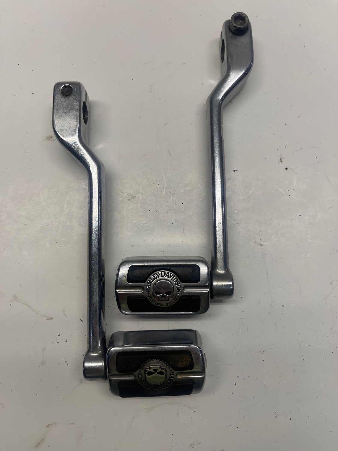 Heel Toe Shifter Pedals Pegs Willie G 34689-04--2001 Harley-Davidson FLTR Road Glide