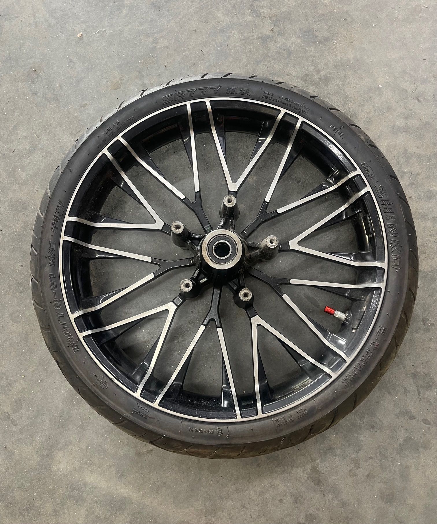 Front Rim  120/70  21