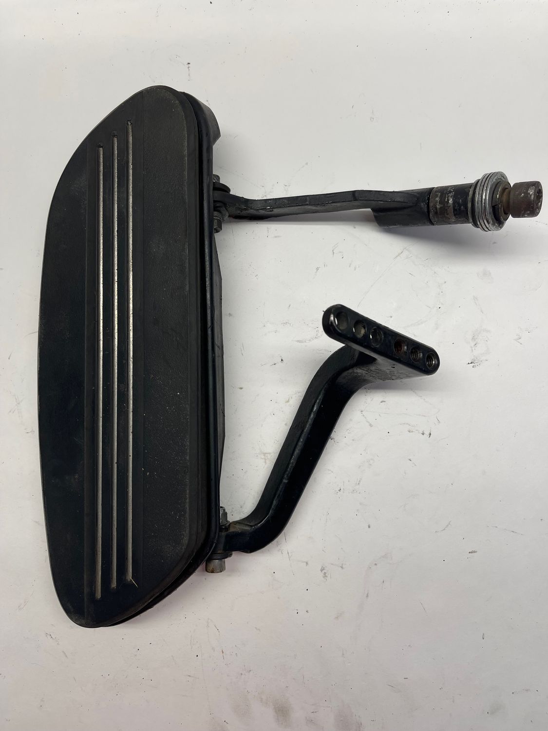 Left Driver  Floorboard--2007 Harley-Davidson Road King FLHPI