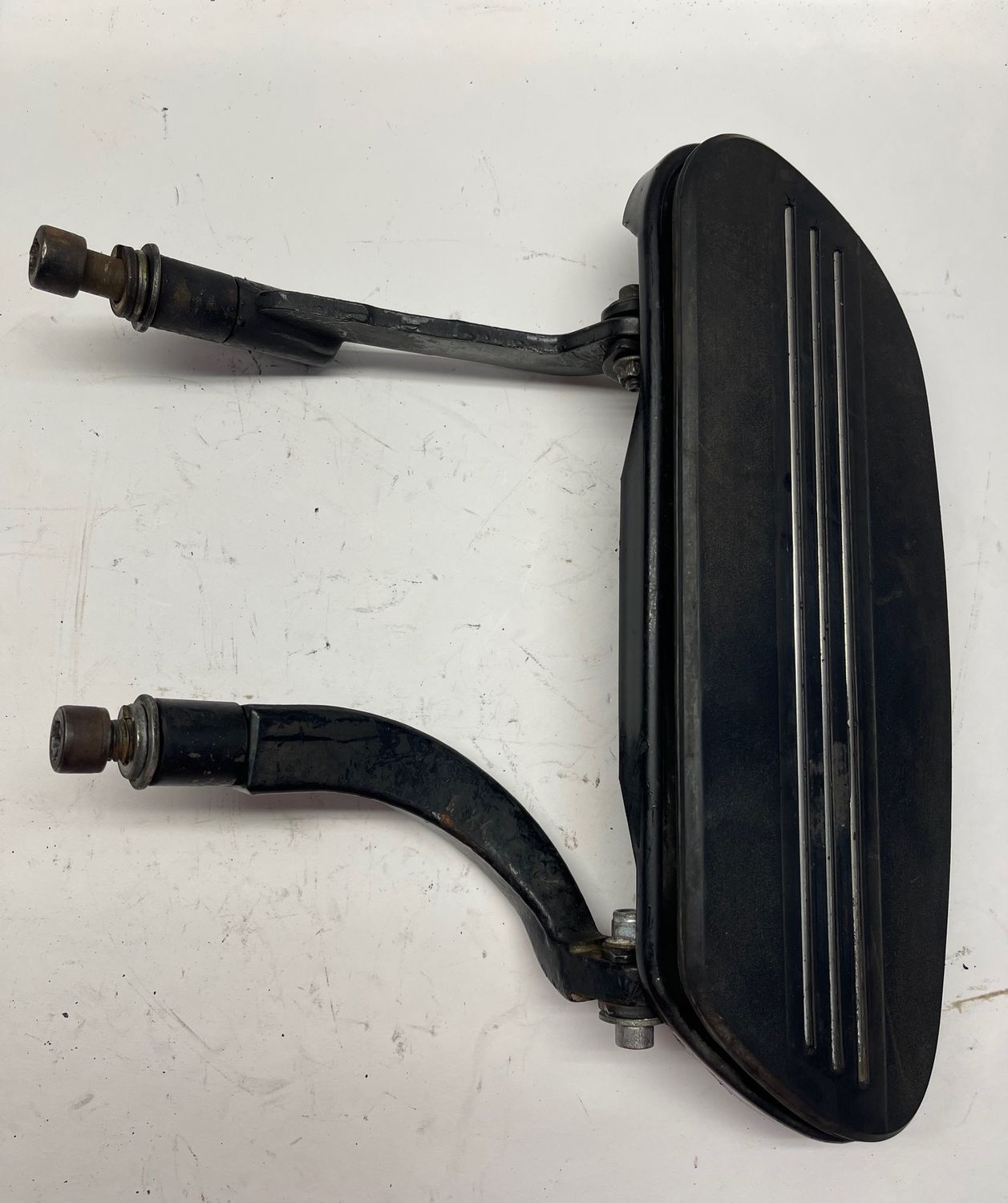 Right Driver  Floorboard--2007 Harley-Davidson Road King FLHPI