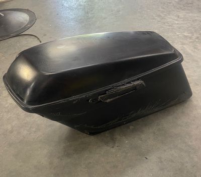 Left Saddlebag-Note damage (hole) on bottom corner--2007 Harley-Davidson Road King FLHPI Left Saddlebag-Note damage (hole) on bottom corner--2007 Harley-Davidson Road King FLHPI