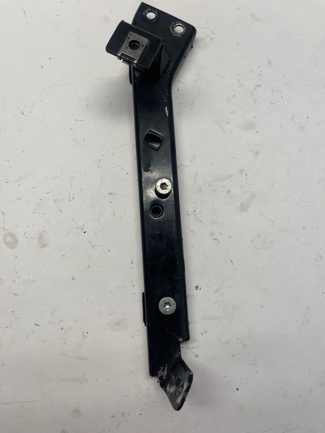Left Saddlebag Support Rail Bracket--2007 Harley-Davidson Road King FLHPI