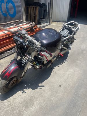 2002 Suzuki GSXR750-Parting Out