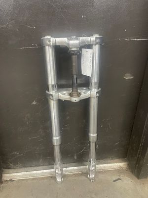 Front Forks Triple Tree--2000 Suzuki VZ800 Marauder Front Forks Triple Tree--2000 Suzuki VZ800 Marauder