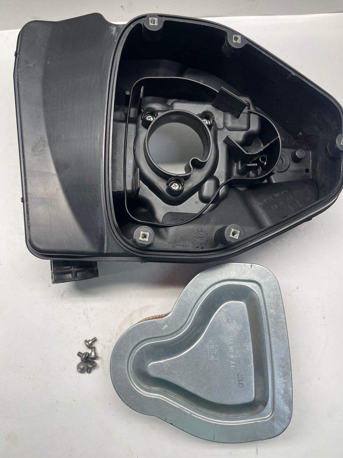 Air Cleaner Housing Box & Filter 17221-MEA-067--2007 Honda VTX 1300 C