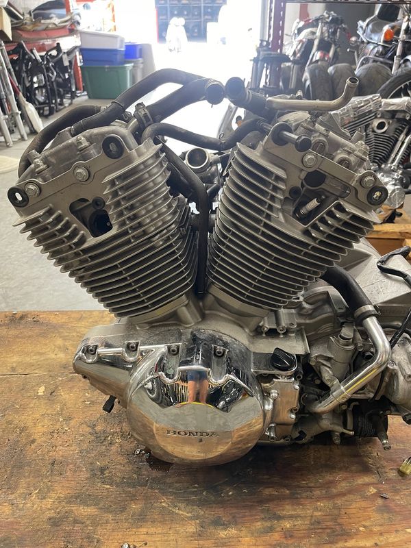 Engine Motor- 1312cc liquid-cooled 52° V-twin 5Speed Transmission--2007 Honda VTX 1300 C