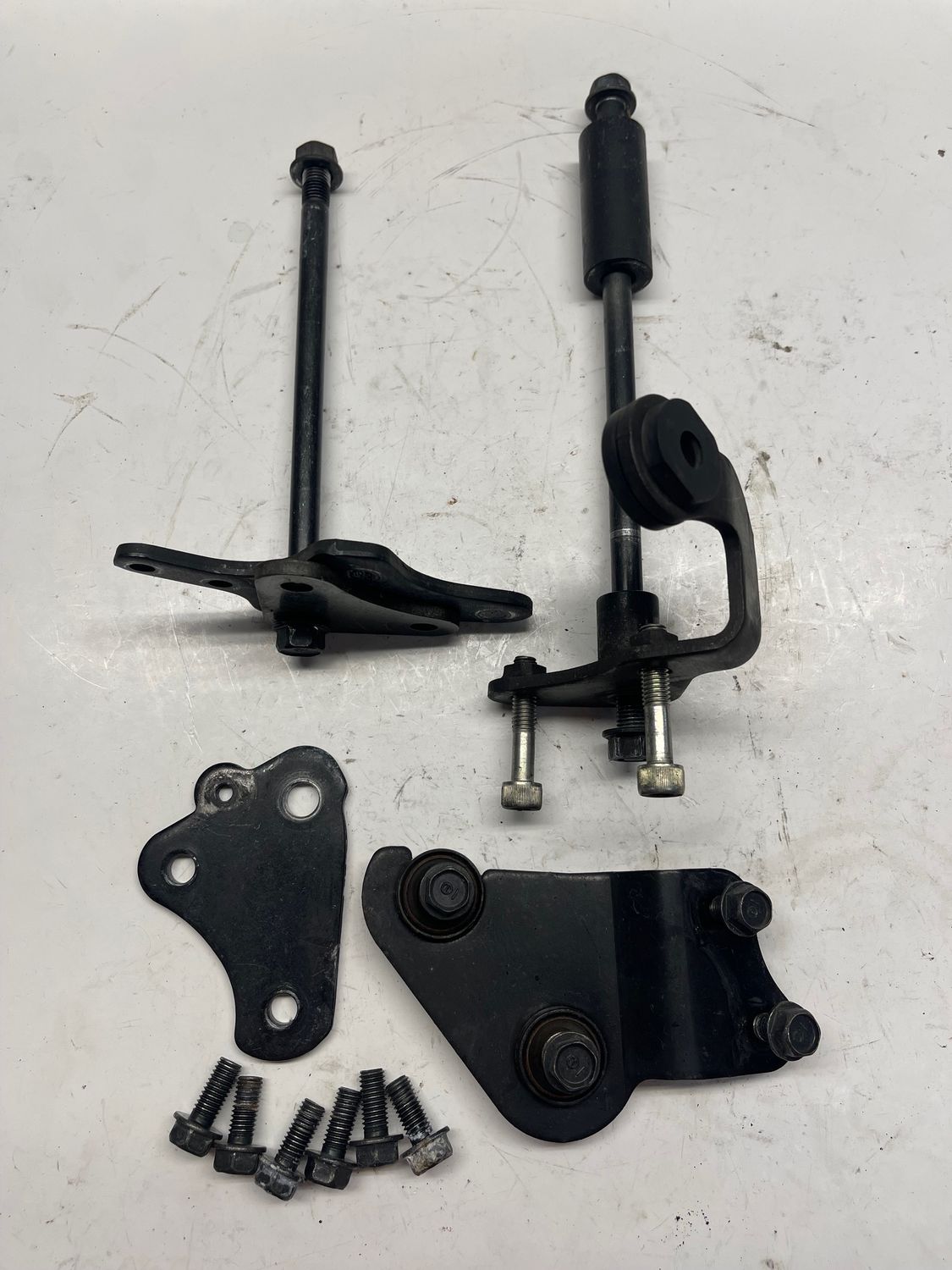 Motor Engine Mounts Brackets Lot--2007 Honda VTX 1300 C