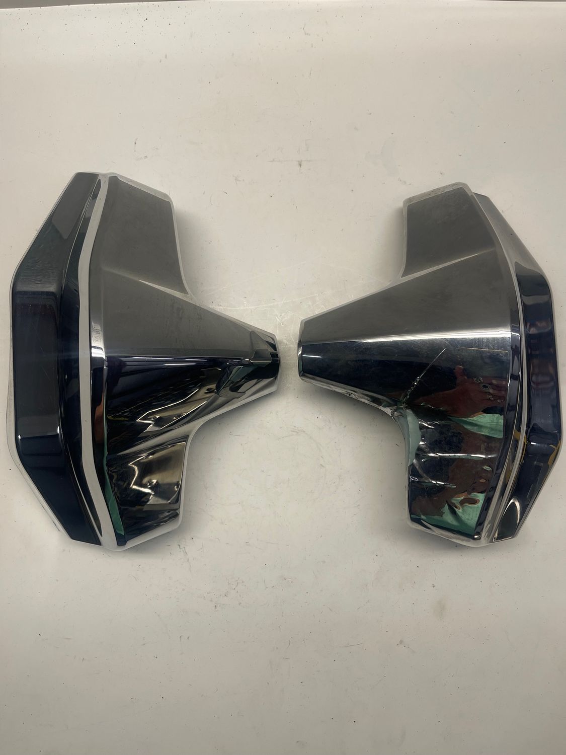 Front Cylinder Head Covers Left & Right 12364-MEA-6700/ 12371-MEA-6720--2007 Honda VTX 1300 C