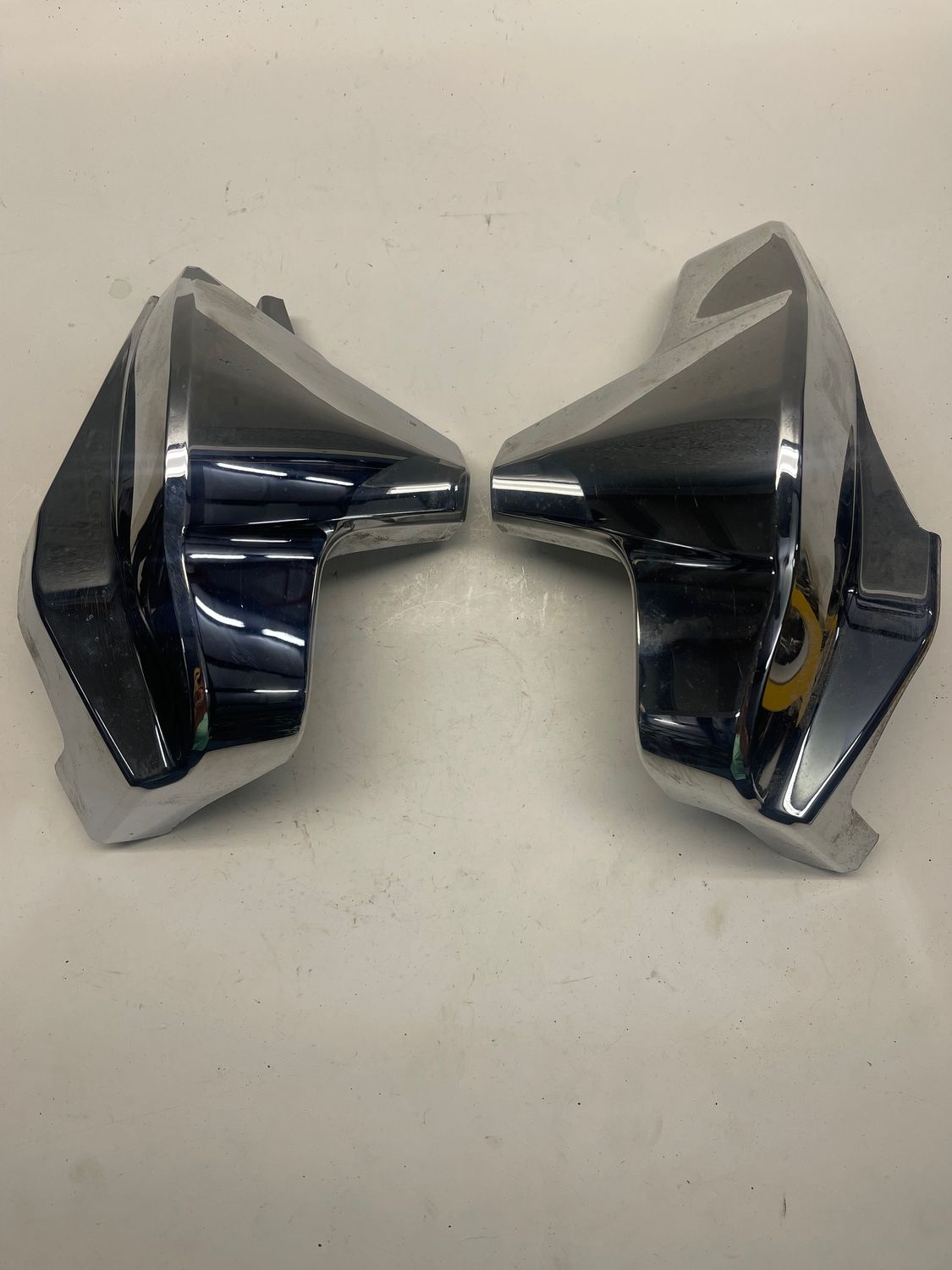 Rear Cylinder Head Covers Left & Right 12381-MEAA-6720/ 12391-MEA-6700--2007 Honda VTX 1300 C