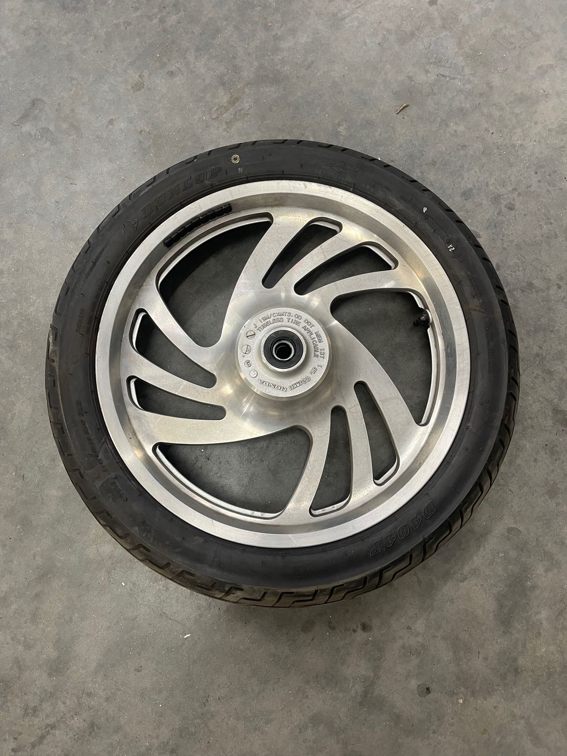 Front Rim 110/90 19 x 3--2007 Honda VTX 1300 C