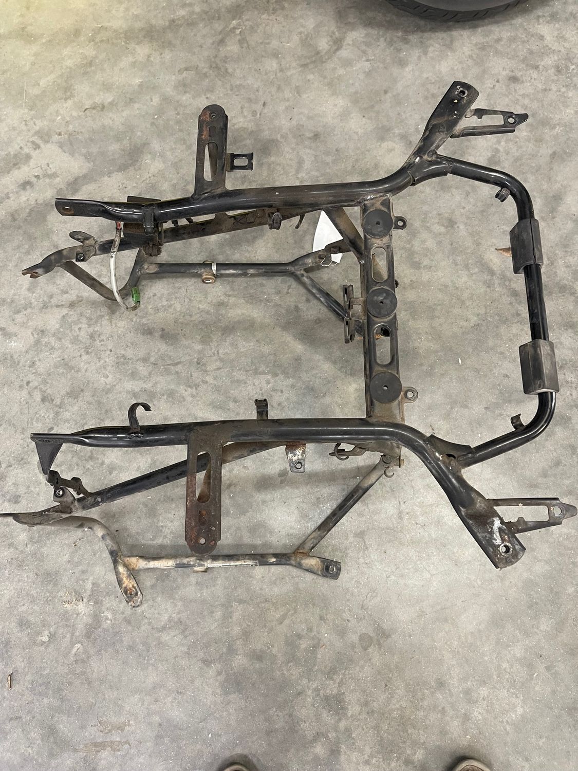 Rear Saddlebag Trunk Mount Sub-frame 84100-MN5-610--1988 Honda Gold Wing GL1500