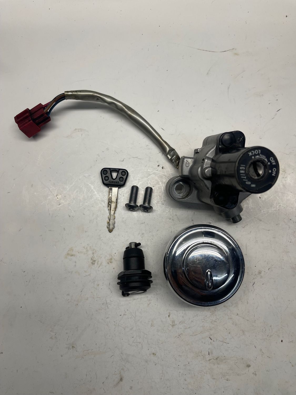 Ignition Switch Gas Cap seat Lock Set w/ Key--2007 Yamaha V-Star XVS650AWR Classic